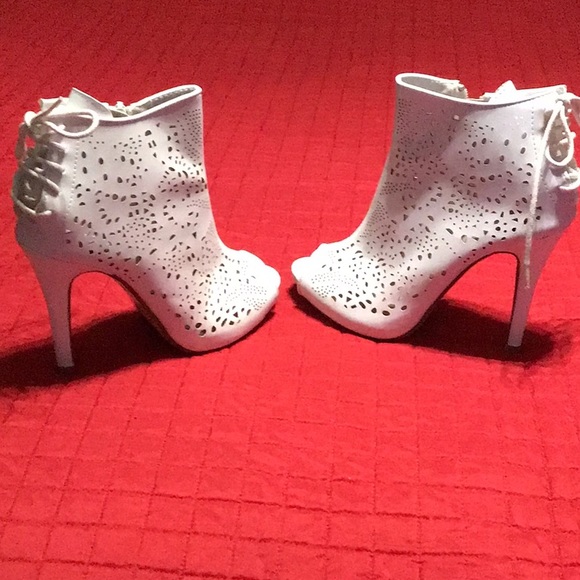 Forever Sandals - Picture 2 of 10